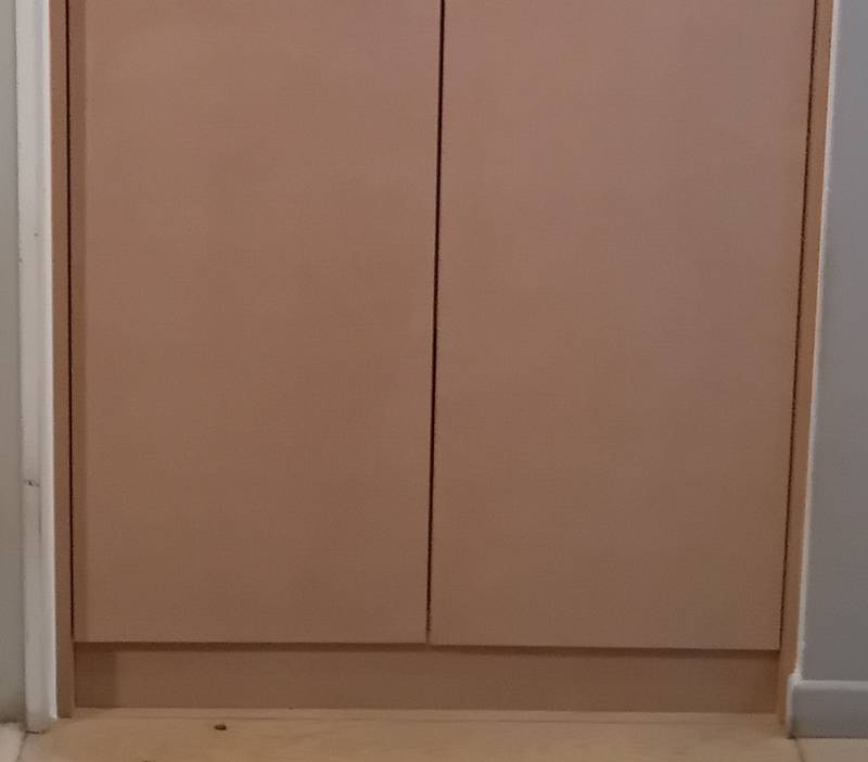 Conception, fabrication et pose de portes sur mesure pour un placard sur Pessac