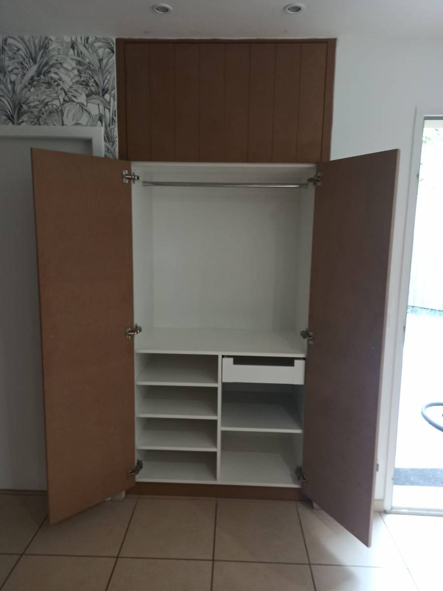 Conception, fabrication et pose d'un meuble de rangement sur mesure à Lège-Cap-Ferret